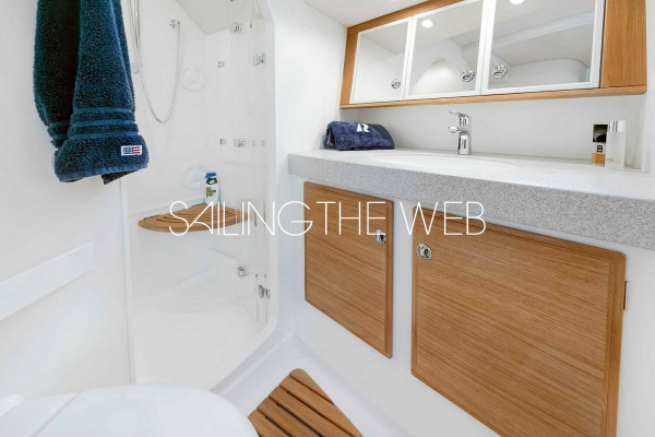 Hallberg rassy 50 aft Bathroom